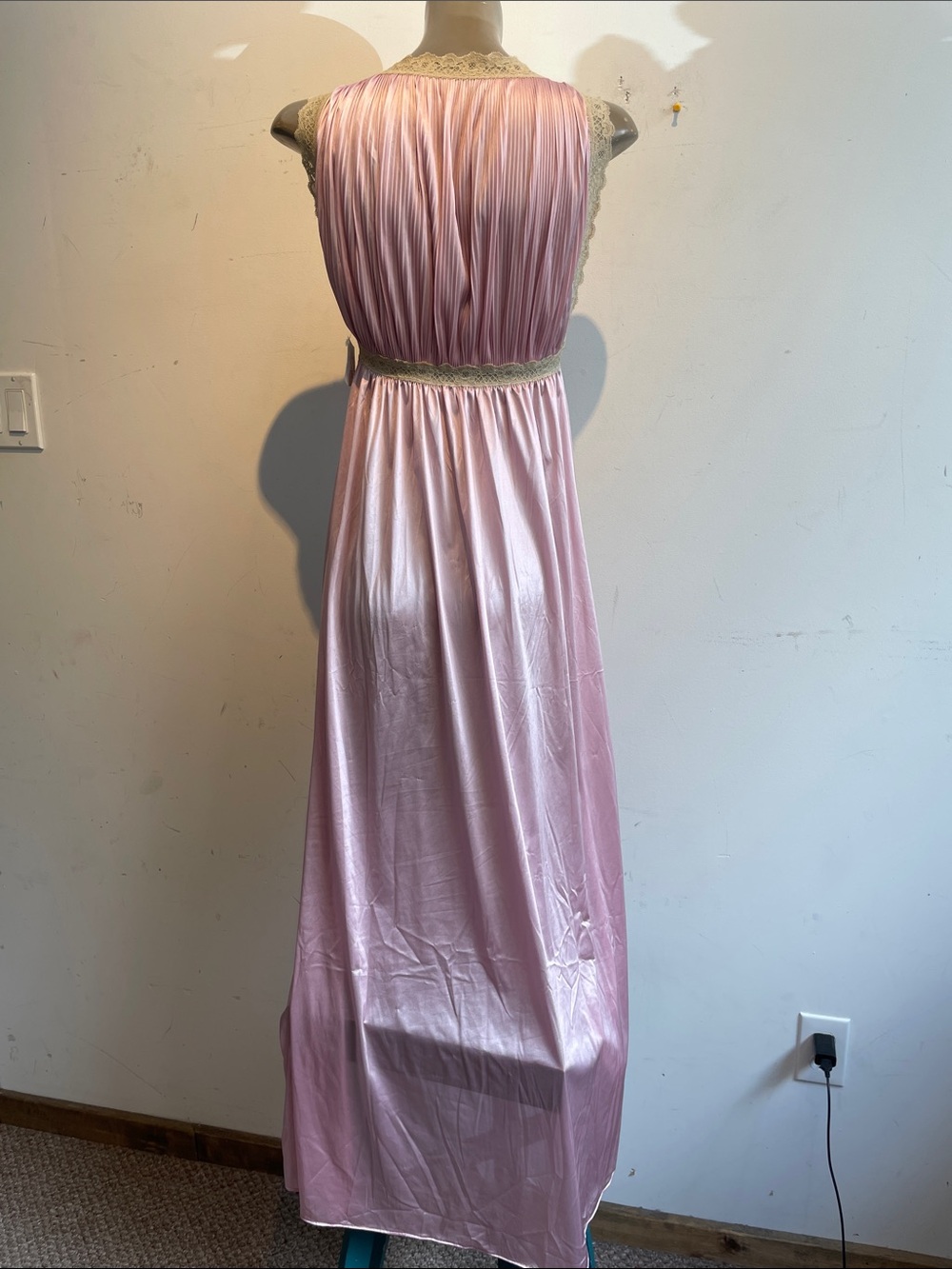Miss Elaine vintage deadstock nightgown slip - Picture 5 of 7